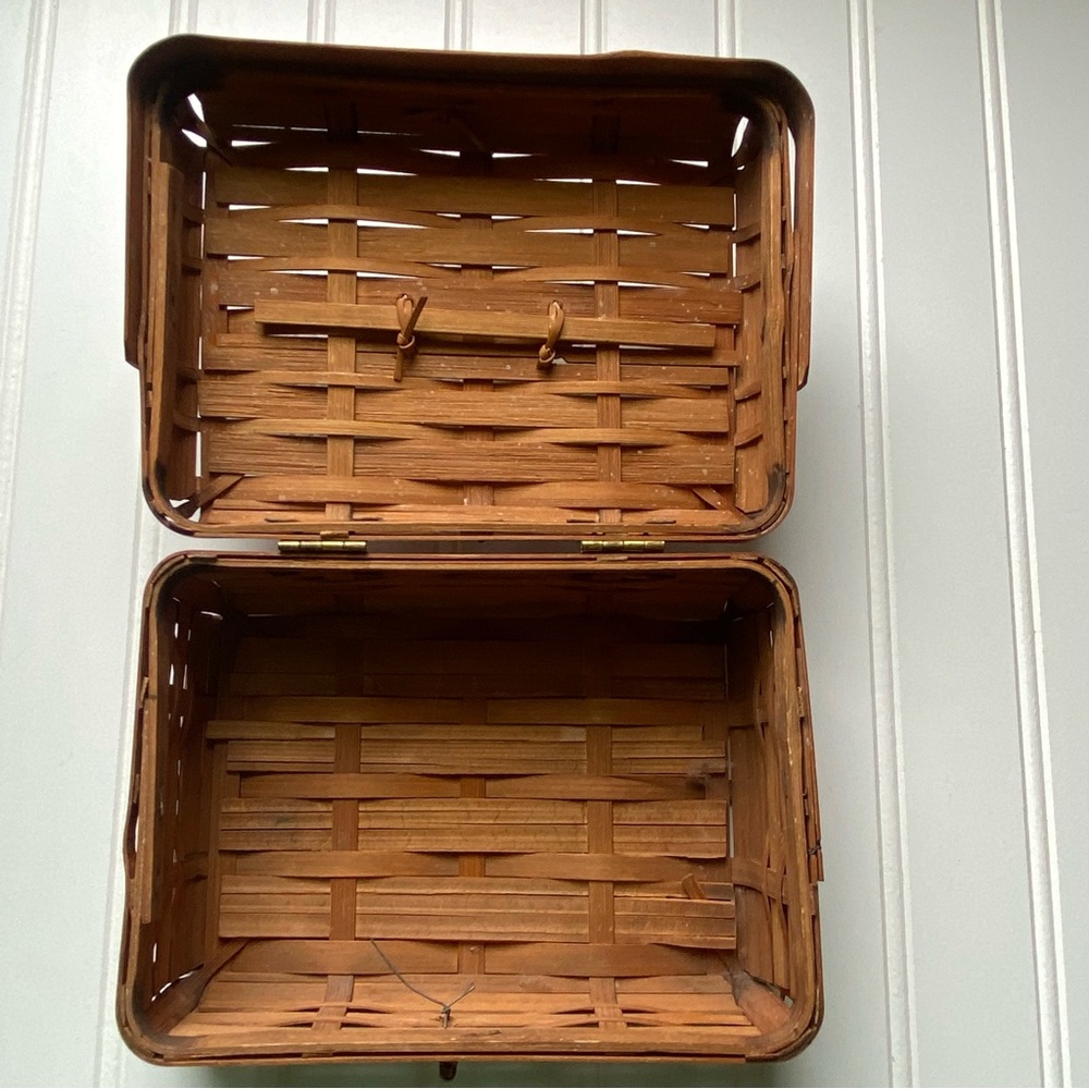 Woven Brown Basket with Handle - Picture 2 of 6